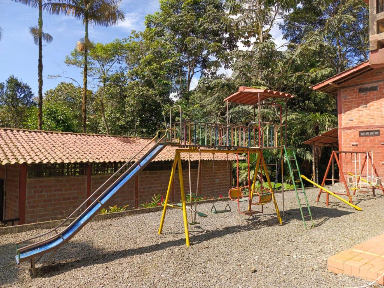 Hosteria Sapos Y Ranas Milpe Exterior photo